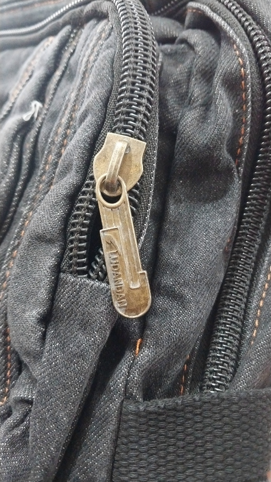 کوله پشتی لی دانشجویی