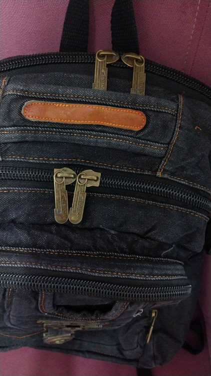 کوله پشتی لی دانشجویی