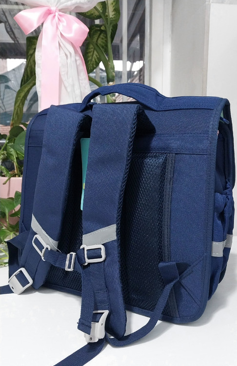 کوله انگلیسی مدرسه