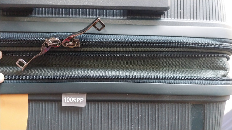 خرید چمدان خارجی نشکن