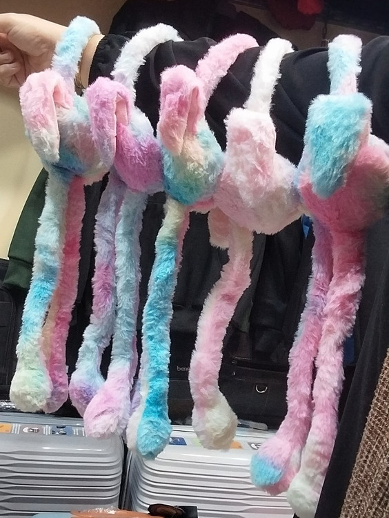 گوشگیر پمپی رنگی