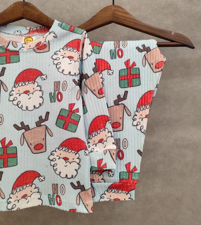 طرح بابانوئل و گوزن